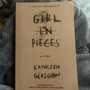 'Girl in Pieces' Novel - Cream Cover